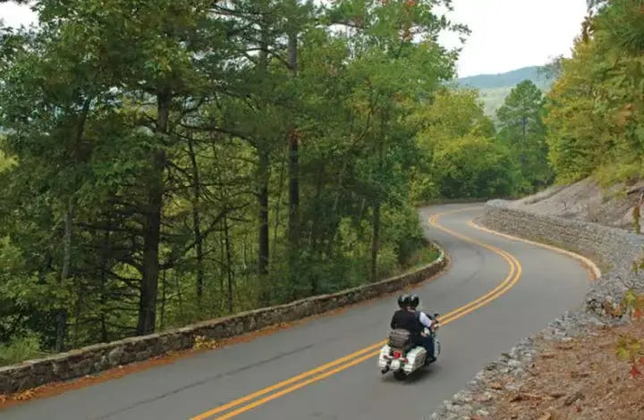 Top 5 Scenic Drives Near Eureka Springs for a Relaxing Day Trip - The Woodland Retreat