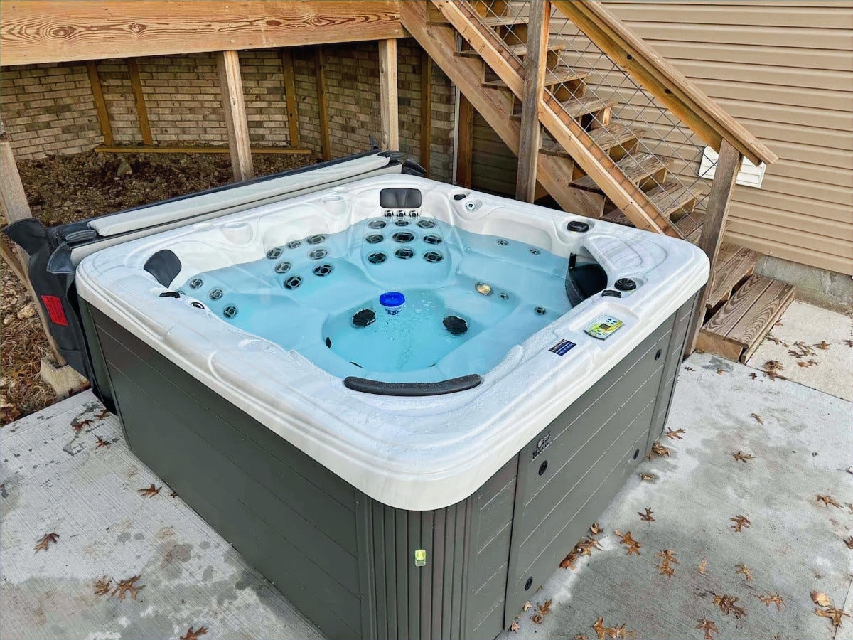 The hot tub inside Woodland Retreat in Holiday Island